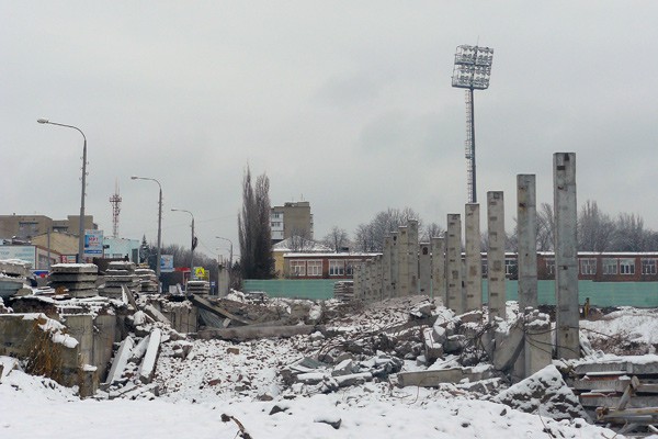 Реконструкция стадиона в г. Шахты буксует