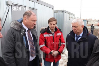 На стадион «Шахтер» в город Шахты приехал замгубернатора Владимир Ревенко