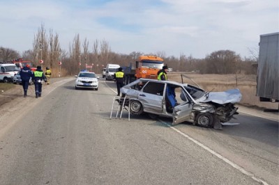 Три человека погибли в массовом ДТП в Аксайском районе