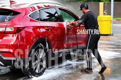 ФСБ: В Шахтах попался на взятке в 2 млн рублей инженер водоканала