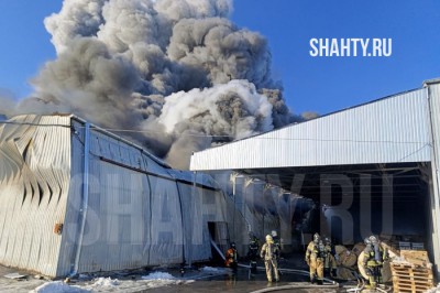 В Ростове сгорел склад макулатуры на площади 1800 кв. м