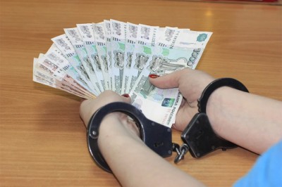 Преподаватель взял за зачет 35 тысяч рублей от студента