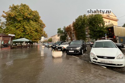 В Шахтах из авто украли автомагнитолу и шуруповерт