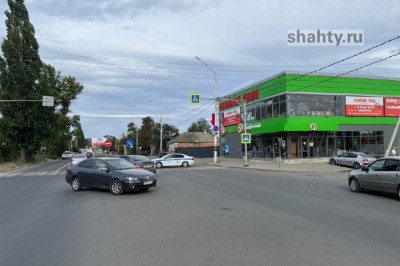 На Комиссаровском в Шахтах сбили женщину