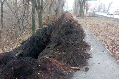 В г. Шахты тротуар превратили в «болото», жалуются горожане