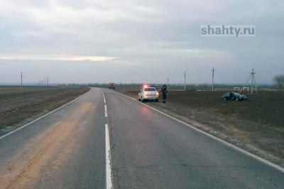 Пассажир погиб: Hyundai Elantra перевернулась на дороге в Ростовской области