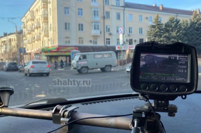 В Шахтах выписан 1821 штраф за нарушение правил стоянки или остановки машин