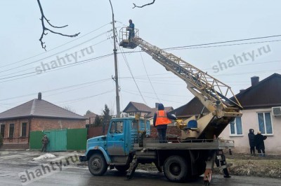 В Шахтах отключился свет на десятках улиц из-за нарушения в сети 10 кВ