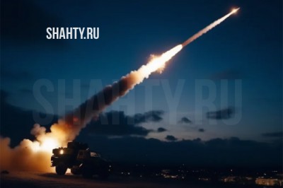 Упал беспилотник на дом людей 8 марта: начался пожар в Ростовской области