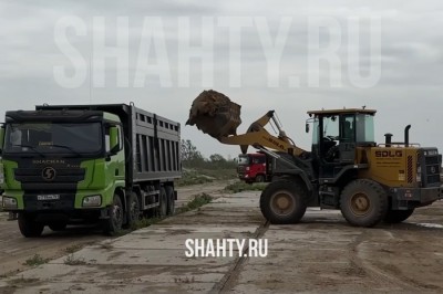 Начали вывозить песок с мазутом обратно в Краснодарский край