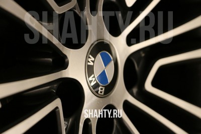Пострадал мальчик и пенсионер в ДТП под Шахтами: BMW X3 выехал на встречку