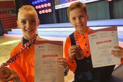 Спортсмены из г. Шахты завоевали золото и бронзу по акробатическому рок-н-роллу