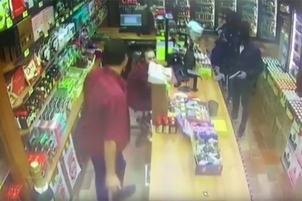 Подробности разбойного нападения в г. Шахты на почту и магазин [Фото]