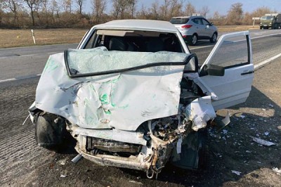 Лоб в лоб на трассе: погиб человек, трое пострадали в Ростовской области