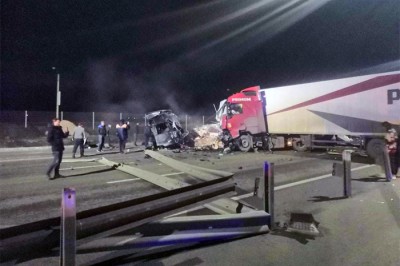 Жуткое ДТП с фурами на трассе М-4 между Шахтами и Ростовом — два человека погибли