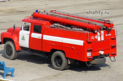 В Шахтах загорелась квартира в жилом доме на Артеме