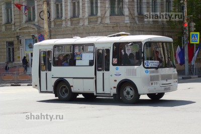 В Шахтах проезд в автобусах можно оплатить безналом — пока на одном маршруте