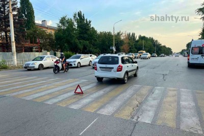 В Шахтах сбили девушку на пешеходном переходе на проспекте Ленинского Комсомола