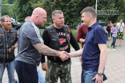 В Шахты приехал американский боец ММА Джефф Монсон: тот самый российский скандальный депутат