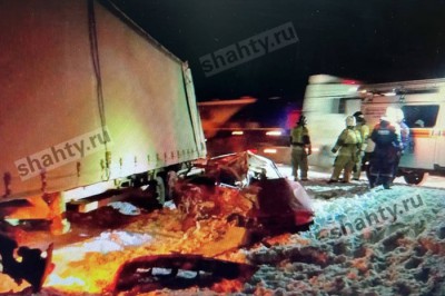 Погибли 15-летняя девочка и две женщины: автоледи выехала на встречку в Ростовской области