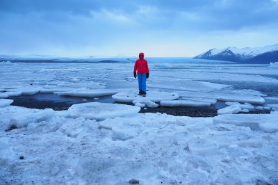 Четверых рыбаков унесло на льдине в Цимлянском водохранилище