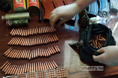 Полицейские станции Шахтная обнаружили арсенал: автомат, патроны и гранаты
