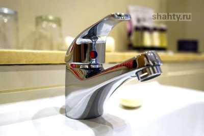 В Шахтах отключили воду из-за аварии на водоводе