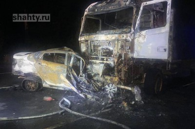 Kia влетел в МАЗ под Ростовом: 43-летний водитель погиб, машины сгорели