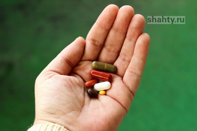 В Шахтах задержали парня, раскладывающего пакеты по тайникам