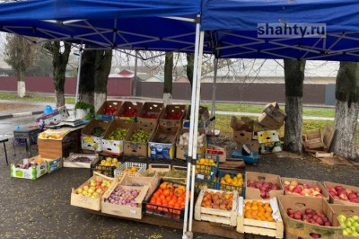 В Шахтах разогнали уличных торговцев фруктами и овощами
