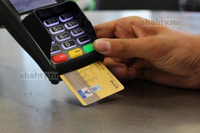 В Шахтах аферист нашел телефон и карту на улице и похитил 88 тысяч рублей