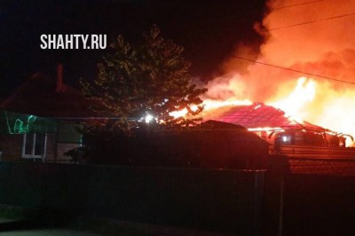 Атака БПЛА на Ростовскую область: загорелись два дома, эвакуировано 5 человек