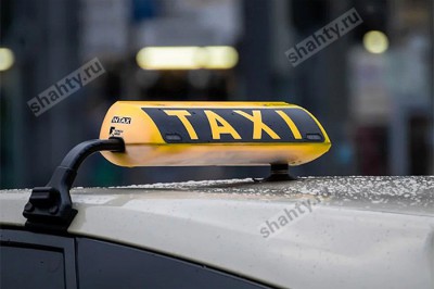 Таксист украл у пассажира 40 тысяч рублей и телефон в Ростовской области