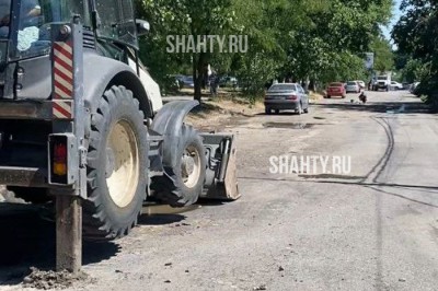 Заменили 150 метров водовода в Шахтах по улице Ленина