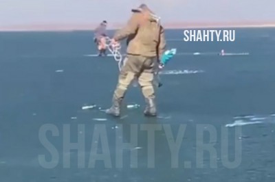 Двое рыбаков провалились под лед: тело одного уже нашли в Ростовской области