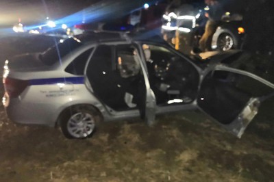 Автоледи на BMW X3 протаранила машину ДПС в Ростовской области