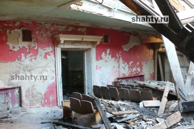 Дежавю: в Шахтах вновь сгорел ДК Мешковой