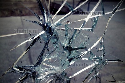 В Шахтах из машины украли автомагнитолу и автомобильный пылесос