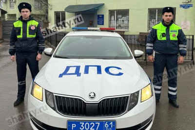 Патруль ДПС спас парня, планировавшего спрыгнуть с Ворошиловского моста в Ростове