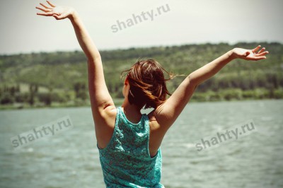 Девушка украла 800 тысяч рублей у пенсионерки в Ростовской области, помогая по хозяйству