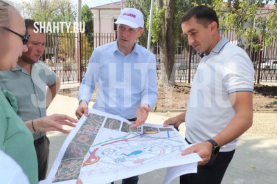 В парке г. Шахты завершают укладку плитки: возможно сделают водоем