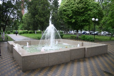 В Шахтах заработали фонтаны, но всего пара вместо многих