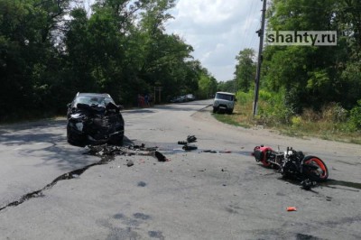 Разбился насмерть 21-летний на мотоцикле Kawasaki, столкнувшись под Аксаем с кроссовером