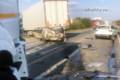 Автоавария унесла жизни мужчины и женщины: ДТП с Камазом на трассе в Ростовской области