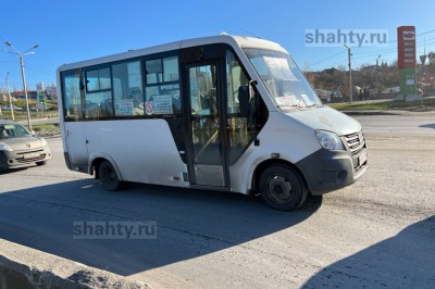 В Шахтах с 1 декабря школьники будут платить за проезд картами безналичной оплаты