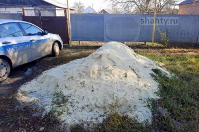 В Шахтах выявлено 112 случаев неправильного складирования песка, грунта, стройматериалов и угля