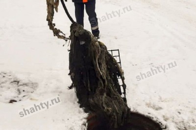 В Шахтах достали очередного «монстра» из под земли