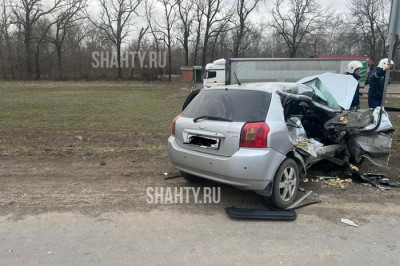Пострадал ребенок и автоледи: Toyota не пропустила КАМАЗ на трассе в Ростовской области