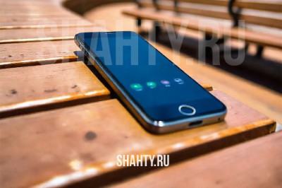 50-летний украл с лавочки в г. Шахты телефон и выбросил симку