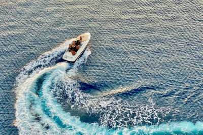 Попал под винт судна мужчина, купающийся в море в Таганроге